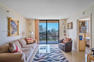 210 174th St , Sunny Isles Beach, FL 33160 - MLS#A11992892