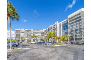 800 Parkview Dr , Hallandale Beach, FL 33009 - MLS#A11992946