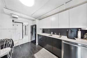 800 Parkview Dr , Hallandale Beach, FL 33009 - MLS#A11992946