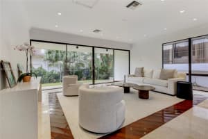 8118 Los Pinos Blvd , Coral Gables, FL 33143 - MLS#A11992988