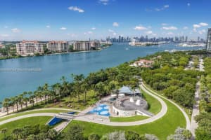 300 Pointe Drive , Miami Beach, FL 33139 - MLS#A11993159