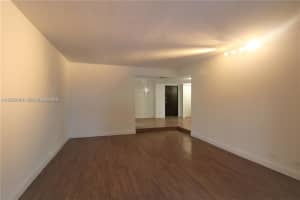 3690 Inverrary Dr , Lauderhill, FL 33319 - MLS#A11993186