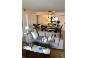 2333 Brickell Ave Ph207 Miami, FL 33129 - MLS#A11993205