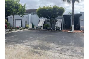 6386 Milk Wagon Ln, Miami Lakes