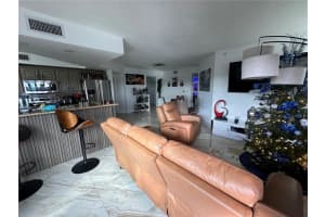 4242 Nw 2nd St 1116, Miami