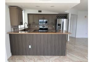 4242 2nd St , Miami, FL 33126 - MLS#A11993246