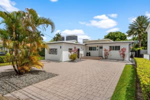 9517 Bay Dr , Surfside, FL 33154 - MLS#A11993342