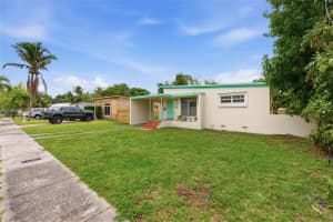 1620 160th St , North Miami Beach, FL 33162 - MLS#A11993367