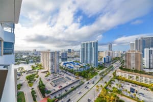 1980 Ocean Dr , Hallandale Beach, FL 33009 - MLS#A11993368