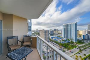 1980 Ocean Dr , Hallandale Beach, FL 33009 - MLS#A11993368