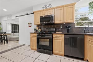 7390 Cleveland St , Hollywood, FL 33024 - MLS#A11993395