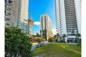 404 27th St , Miami, FL 33137 - MLS#A11993426