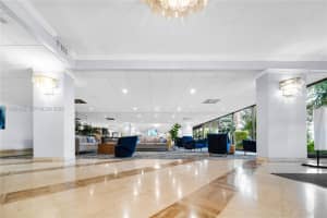 3800 Hillcrest Dr , Hollywood, FL 33021 - MLS#A11993436