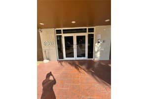 6960 Miami Gardens Dr , Hialeah, FL 33015 - MLS#A11993445