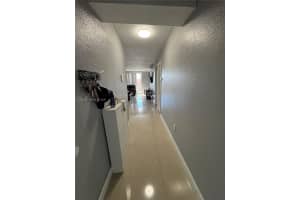 6960 Miami Gardens Dr , Hialeah, FL 33015 - MLS#A11993445