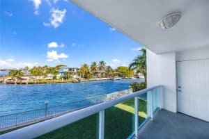 2841 Ne 163rd St 215 North Miami Beach, FL 33160 - MLS#A11993467