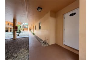 400 Commodore Dr , Plantation, FL 33325 - MLS#A11993496