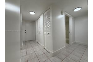 400 Commodore Dr , Plantation, FL 33325 - MLS#A11993496