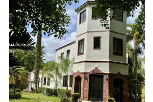 6825 Riviera Dr , Coral Gables, FL 33146 - MLS#A11993502