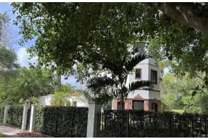 6825 Riviera Dr , Coral Gables, FL 33146 - MLS#A11993502