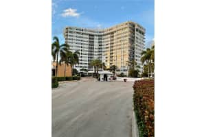 100 Golden Isles Dr 814, Hallandale Beach
