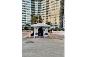 100 Golden Isles Dr , Hallandale Beach, FL 33009 - MLS#A11993573