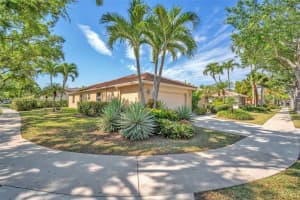 290 Landings Blvd, Weston
