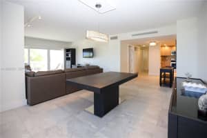 300 Bayview Dr , Sunny Isles Beach, FL 33160 - MLS#A11993631