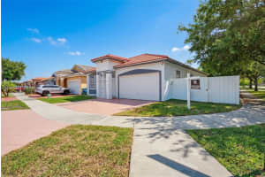 8852 147th Ln , Miami Lakes, FL 33018 - MLS#A11993640