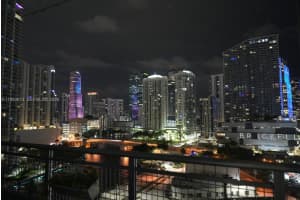 690 Sw 1 Ct 1722, Miami