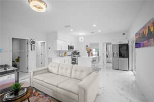 925 4th St , Hallandale Beach, FL 33009 - MLS#A11993772