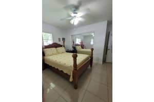 411 Crescent Dr , Hollywood, FL 33021 - MLS#A11993780