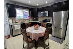 411 Crescent Dr , Hollywood, FL 33021 - MLS#A11993780