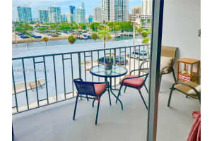 500 Bayview Dr , Sunny Isles Beach, FL 33160 - MLS#A11993822