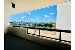 2555 Collins Ave , Miami Beach, FL 33140 - MLS#A11993850