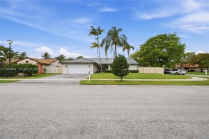 691 Blue Ridge Way , Davie, FL 33325 - MLS#A11993934
