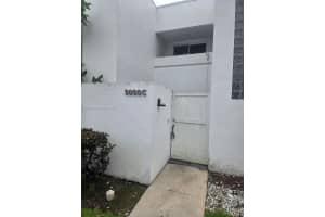 5050 Elmhurst Rd , West Palm Beach, FL 33417 - MLS#A11993972