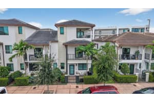 4740 84th Ave , Doral, FL 33166 - MLS#A11994033