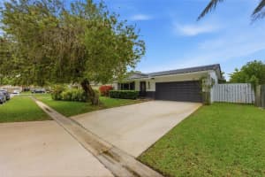 12002 27th Dr , Coral Springs, FL 33065 - MLS#A11994146