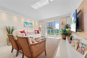 100 Bayview Dr , Sunny Isles Beach, FL 33160 - MLS#A11994216