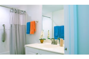 18100 Bay Rd , Sunny Isles Beach, FL 33160 - MLS#A11994223