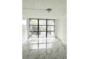 800 Parkview Dr , Hallandale Beach, FL 33009 - MLS#A11994281