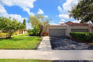 524 Village Lake Dr , Weston, FL 33326 - MLS#A11994317