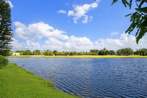 524 Village Lake Dr , Weston, FL 33326 - MLS#A11994317