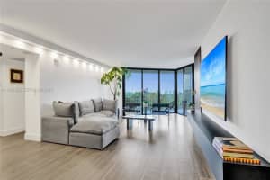 1000 Quayside Ter , Miami, FL 33138 - MLS#A11994325