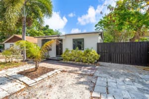 914 L St , Lake Worth, FL 33460 - MLS#A11994327