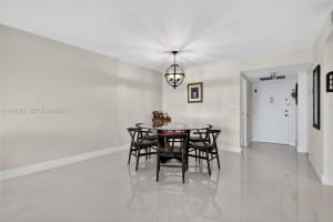 800 Parkview Dr , Hallandale Beach, FL 33009 - MLS#A11994372
