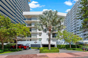 5845 Collins Ave , Miami Beach, FL 33140 - MLS#A11994389