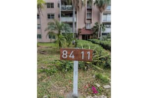 8411 8th St , Miami, FL 33126 - MLS#A11994440