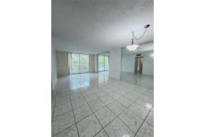 8411 8th St , Miami, FL 33126 - MLS#A11994440